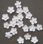 Набір міні-квіточок паперових з бусиною, білі d1,5см. 20шт. SCB26003035 SCB26003035