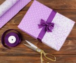 Бумага для упаковки подарков Горошек и хризантема на фиолетовом фоне, двусторонняя, 70см, 1м., 255-1944 255-1944